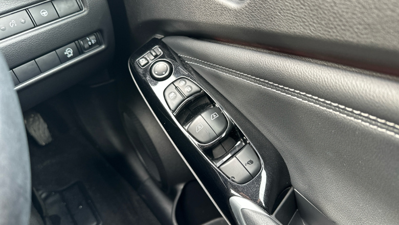 Nissan Juke 1.0 DiG-T Tekna 5dr Petrol Hatchback